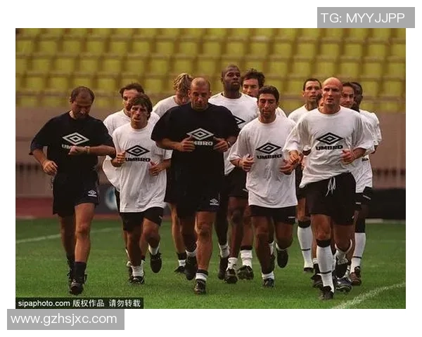 全球顶级球星亲笔签名足球珍藏品拍卖盛会